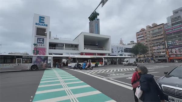 東岸商場接收案